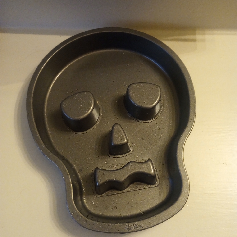 Wilton Skull Cake Pan